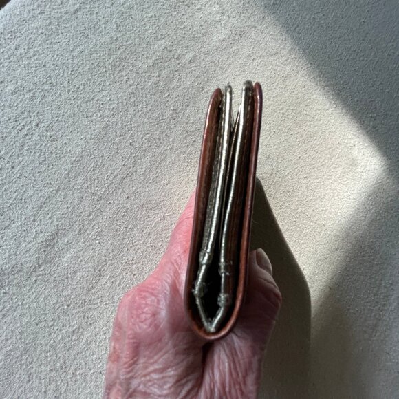 Fossil Small Brown Leather Button Close Wallet - Picture 3 of 10